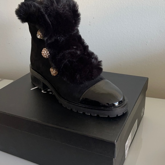 Gorgeous boot - Picture 1 of 2